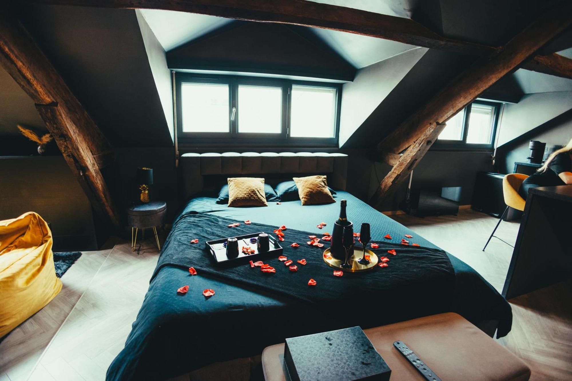 La Marble Room - Suite Balneo & Sauna Анже Екстер'єр фото