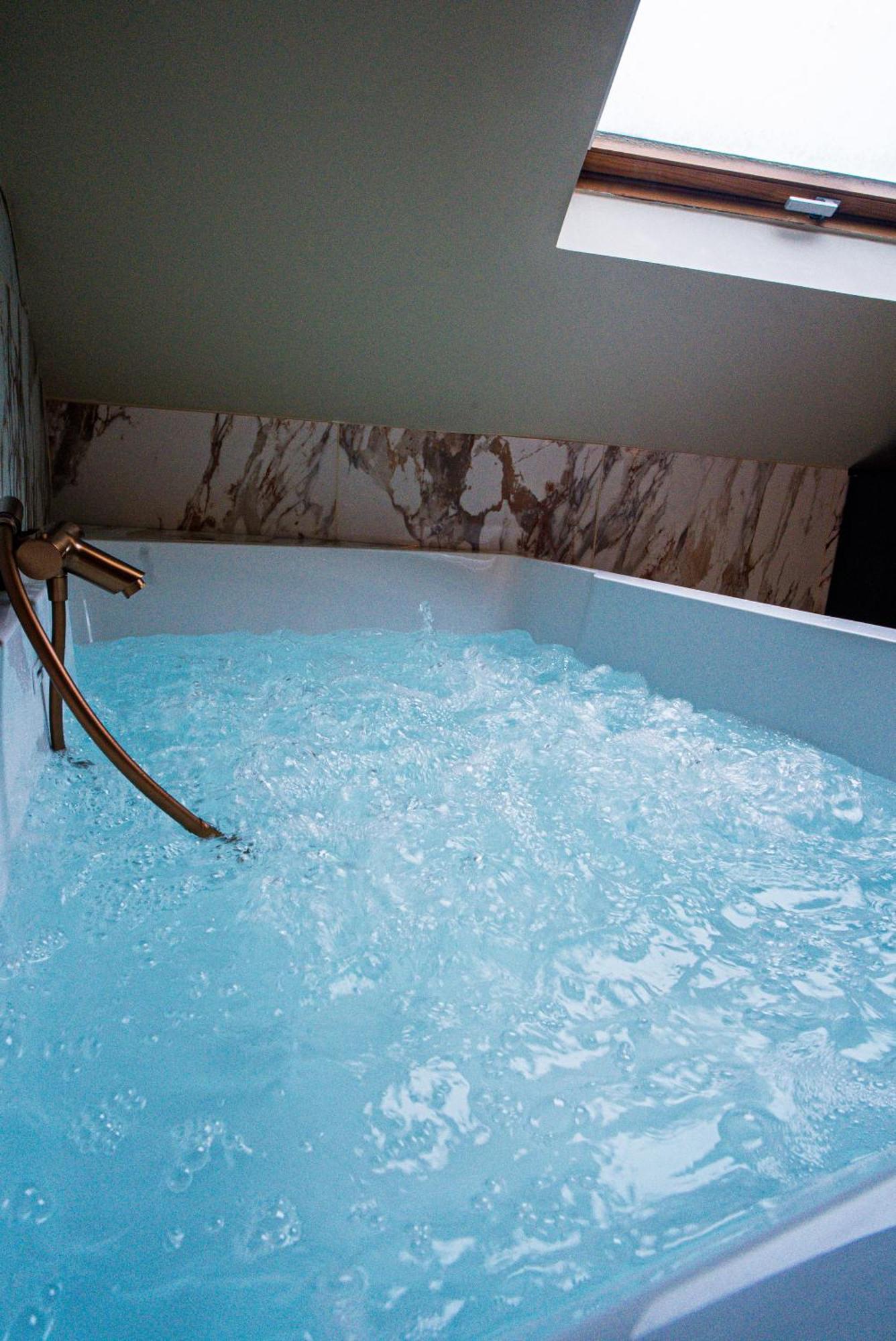 La Marble Room - Suite Balneo & Sauna Анже Екстер'єр фото