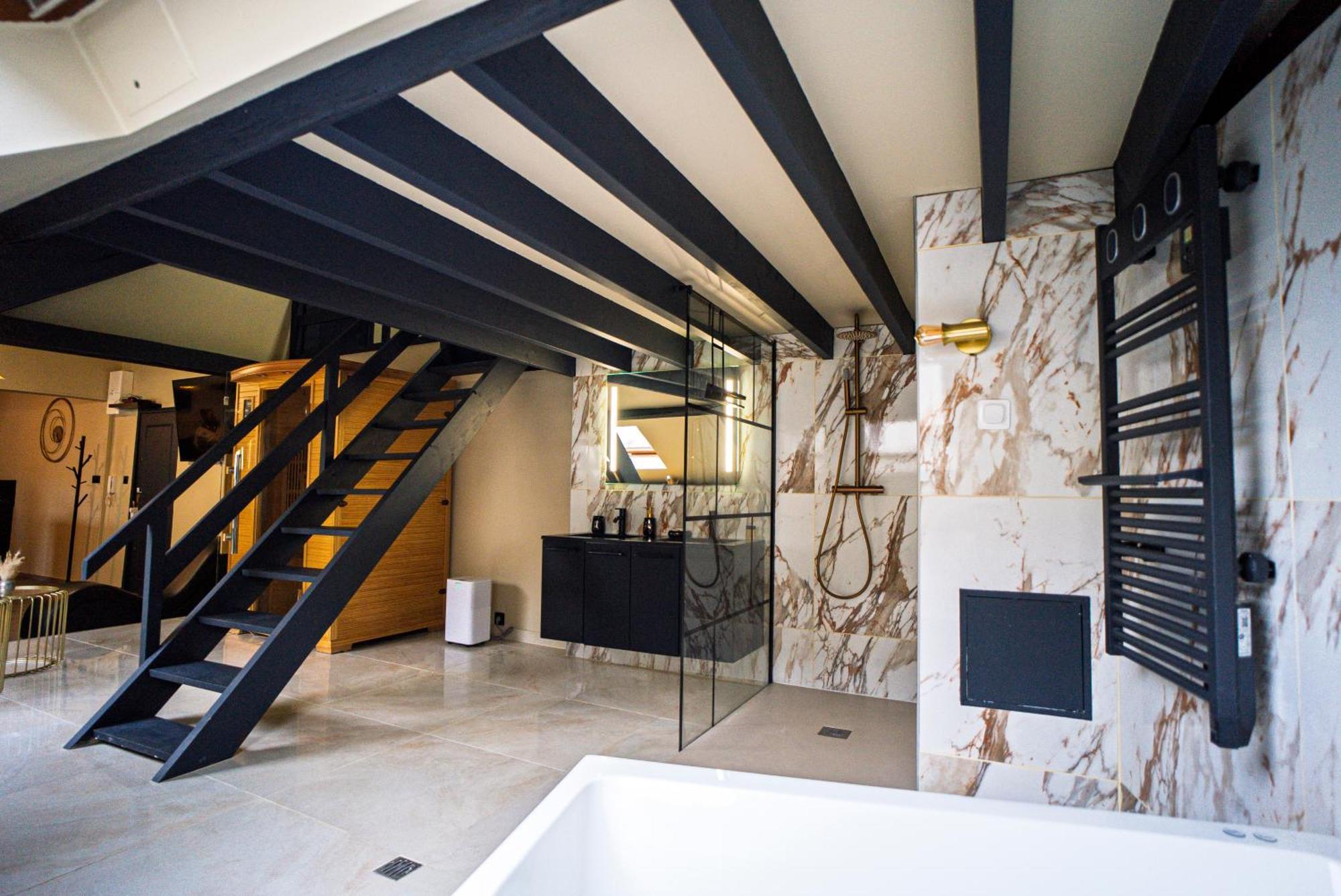 La Marble Room - Suite Balneo & Sauna Анже Екстер'єр фото